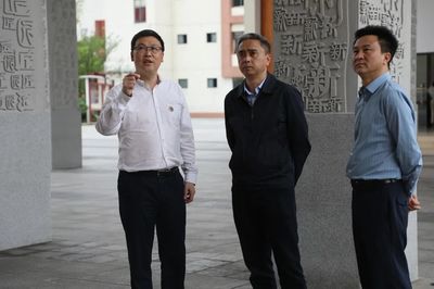 都勻市長張宗良一行蒞臨貴州經(jīng)貿(mào)職業(yè)技術(shù)學(xué)院調(diào)研 助力區(qū)域商貿(mào)人才培養(yǎng)